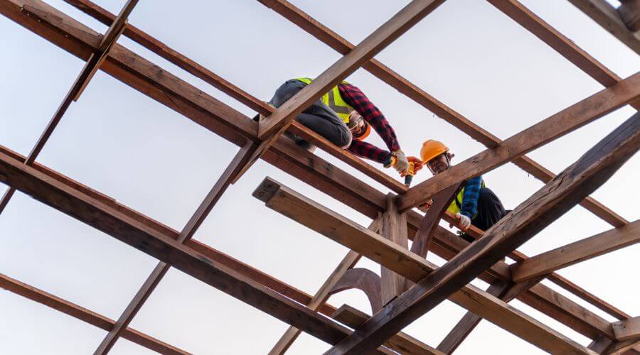 Professional gutter cleaning services in Bouton, IA